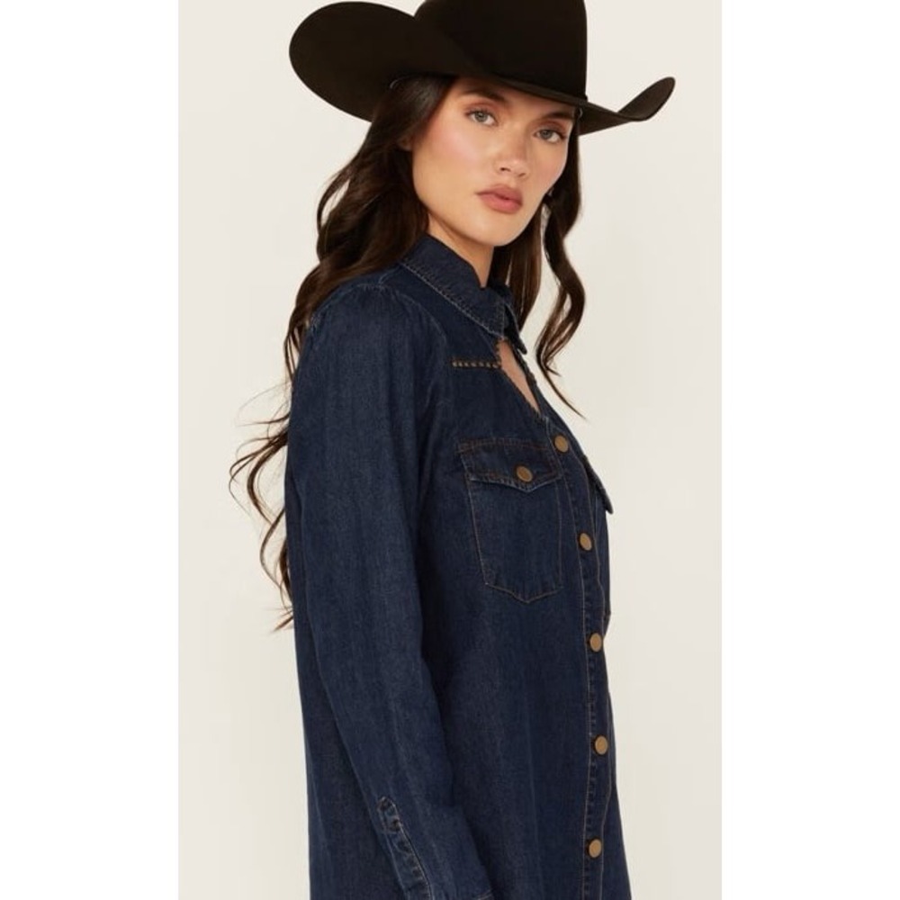 Blue B Women's Dark Wash Studded Keyhole Long Sleeve Snap Denim Shirt M - Picture 7 of 7
